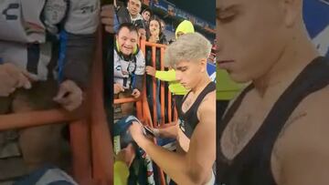 ¡Detallazo! Tras vencer a Puebla, Kevin Álvarez regaló jersey a joven con síndrome de down