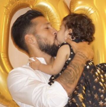 Ezequiel Garay con su hija