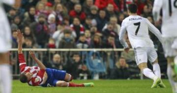 Manquillo se lesiona tras un choque con Cristiano Ronaldo.