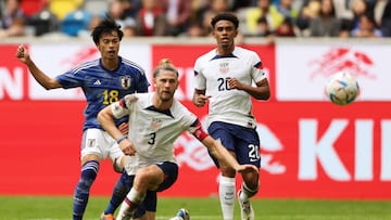 DUESSELDORF, GERMANY - SEPTEMBER 23: Kaoru Mitoma of Team Japan scores their team's second goal during the International Friendly match between Japan and United States at Merkur Spiel-Arena on September 23, 2022 in Duesseldorf, Germany. (Photo by Lars Baron/Getty Images)