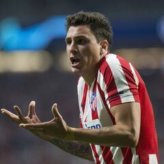 Giménez y Trippier, en el once ideal del Grupo D de Champions