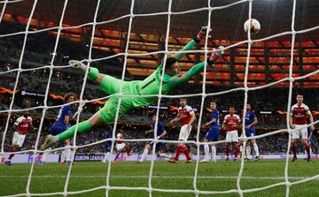 3-1. Alex Iwobi marc¨® el primer gol.