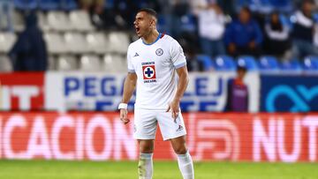 Georgios Giakoumakis celebrates his goal 2-1 of Cruz Azul during the 10th round match between Pachuca and Cruz Azul as part of the Liga BBVA MX, Torneo Apertura 2024 at Hidalgo Stadium on September 28, 2024 in Pachuca, Hidalgo, Mexico.