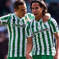 Lainez y Guardado vuelven a jugar juntos con el Betis