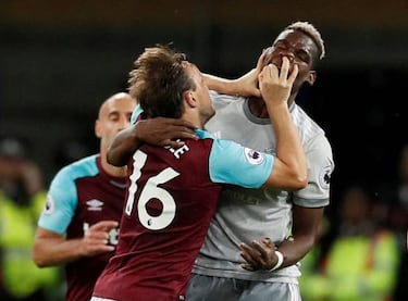 Pogba y Noble, en un combate que contagia carcajadas en redes