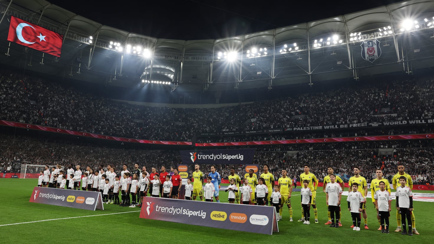 Tribunal turco emite oito mandados de prisão em investigação sobre apostas de futebol Tribunal turco emite oito mandados de prisão em investigação sobre apostas de futebol