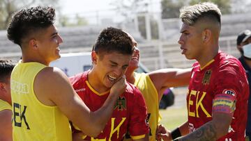 Colo Colo está cerca de asegurar a delantero de Unión Española