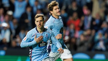 Bryan Zaragoza,futbolista del Celta, celebra el tanto anotado contra el Rayo Vallecano.