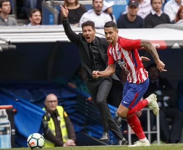 Vitolo en la jugada del fuera de juego.
