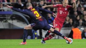 Barcelona's defender Gerard Pique (L) vies with Bayern Munich's Dutch midfielder Arjen Robben during the UEFA Champions League semi-final second leg football match FC Barcelona vs FC Bayern Munich at the Camp Nou stadium in Barcelona on May 1, 2013. AFP PHOTO / JOSEP LAGO