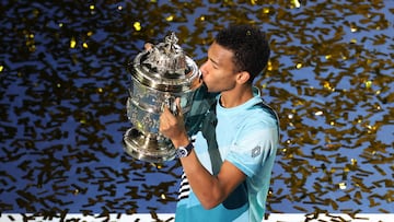 La pista cubierta le devuelve la sonrisa a Auger-Aliassime