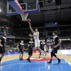Adiós del Madrid a Raúl con 102 puntos y el mejor Doncic
