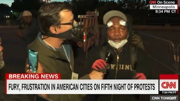 La entrevista de la CNN a un manifestante que va camino de récord: para quitarse el sombrero