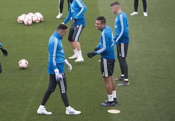 Buen ambiente en el entrenamiento del Real Madrid