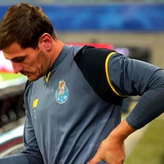 El zasca de Casillas a un tuitero que le acusó de filtrar