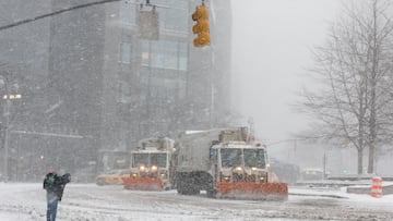 Millones de personas están bajo alerta por fuertes nevadas y lluvia helada por la tormenta invernal ‘Fern’. Te explicamos cuándo terminará.