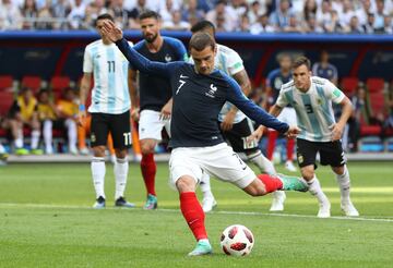 Antoine Griezmann marca el 1-0 de penalti.