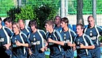 <b>GRUPO NUMEROSO. </b>Pellegrini cuenta con una plantilla de 29 jugadores y, por el momento, le sobran cinco, entre ellos Huntelaar y Van der Vaart.