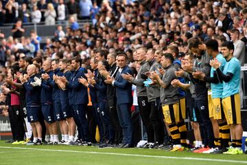 Minuto de silencio en la Premier League antes del partido entre el Fulham y el Sheffield Wednesday en Londres. 