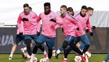 Entrenamiento del Atlético de Madrid en el estadio del Lokomotiv de Moscú.