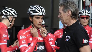 Alberto Contador, junto a Luca Guercilena durante la pretemporada del Trek-Segafredo en Mallorca.