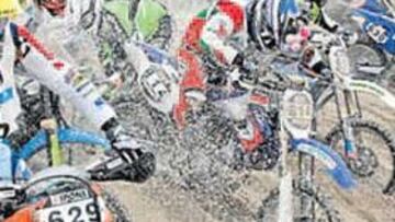 <b>DUREZA. </b>La prueba de Le Touquet se disputa en la playa y la moto es muy difícil de manejar.