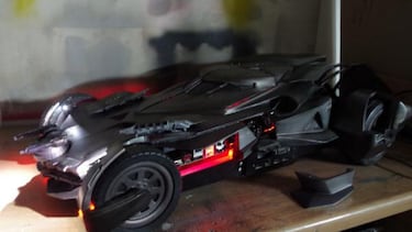El último PC de ensueño está metido en un Batmóvil