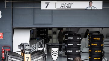 Silverstone (United Kingdom), 06/07/2023.- An image of US actor Brad Pitt, playing Sonny Hayes, is seen at the garage of the fictional Apex team for an F1-inspired movie ahead of the Formula One British Grand Prix at the Silverstone Circuit race track in Silverstone, Britain, 06 July 2023. The Formula 1 British Grand Prix 2023 is held on 09 July. (Fórmula Uno, Reino Unido) EFE/EPA/CHRISTIAN BRUNA
