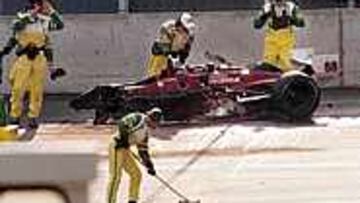 El monoplaza de Álex Zanardi quedó destrozado.