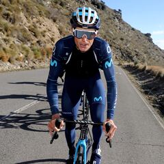 Movistar renueva a Enric Mas hasta 2025