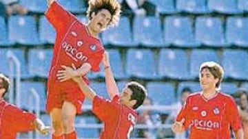 <b>SÓLO ÉL. </b>Pachón celebró los goles formando una impresionante melee cerca de su banquillo. Hasta cinco veces tuvo que ir allí.