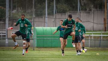 David Castro será el lateral izquierdo, mientras que Bebé empezará en el banquillo.