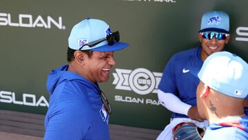 Sammy Sosa se volvió a uniformar durante el Spring Training para trabajar de asesor de Cubs