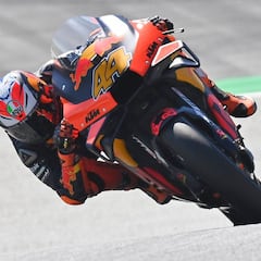 Pol le da a KTM su primera pole en MotoGP y apunta a la victoria
