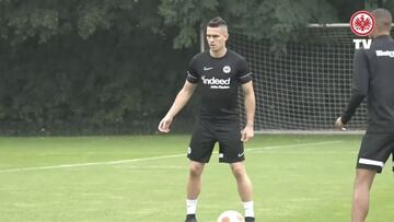 La pr&aacute;ctica de Eintracht Frankfurt con Borr&eacute; antes de la Europa League