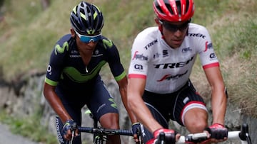 Alberto Contador y Nairo Quintana ruedan durante la subida a la Croix de Fer en la 17&ordf; etapa del Tour de Francia.