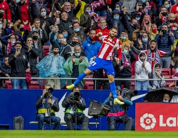 Carrasco celebra el 1-0.