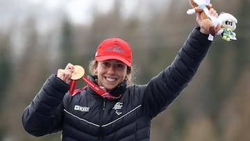 Milano Cortina 2026 Paralympics - Para Alpine Skiing - Women's Slalom Sitting Victory Ceremony - Tofane Alpine Skiing Centre, Belluno, Italy - March 14, 2026. Bronze medallist Audrey Pascual Seco of Spain celebrates on the podium during the Women's Slalom Sitting Victory Ceremony. REUTERS/Stoyan Nenov