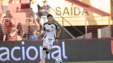 Dispar suerte para dos chilenos en Brasil antes de sumarse a la Roja