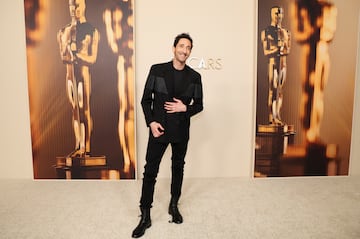 Adrien Brody posa durante la alfombra roja de la recepcin de los nominados a los Oscar 2025 en la Academy Museum of Motion Pictures de Los Angeles.