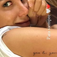 Mina Bonino se tatúa por el equipo de sus amores