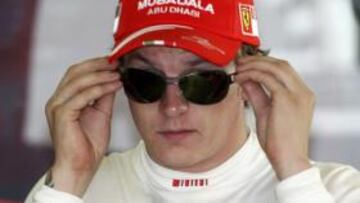 <b>EN EQUIPO.</b> El finlandés Kimi Raikkonen ha declarado que estaría encantado si puede "hacer algo" para que su compañero de equipo, Felipe Massa, se proclame campeón del mundo de Fórmula Uno en el Gran Premio de Brasil.