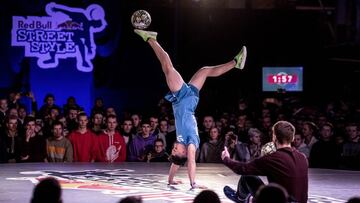 Jeffry Chacon Garcia (L) of Costa Rica competes against Bartlomiej "Kala" Rak of Poland during the Red Bull Street Style World Final at Hala Gwardii, Warsaw, Poland on November 22, 2018.