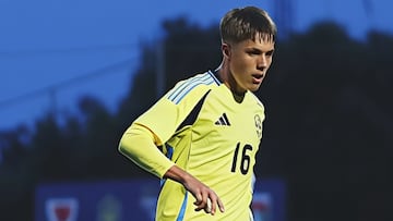 Nils Leon Westin, con la selección sueca Sub-16.