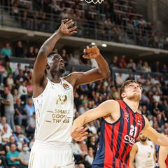 El Baskonia tira el partido en la primera parte y lo acaba pagando muy caro