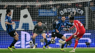 Michael Olise scored twice as Bayern Munich took Atalanta apart in Bergamo, even without the unfit Harry Kane, who remained on the bench.