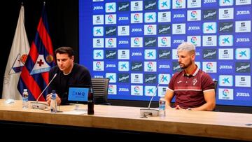Fran Sol en la presentación con César Palacios.