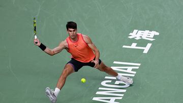 Tennis - Shanghai Masters - Qizhong Forest Sports City Arena, Shanghai, China - October 6, 2024 Spain's Carlos Alcaraz in action during his round of 32 match against China's Wu Yibing REUTERS/Tingshu Wang