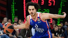 Shane Larkin, del Anadolu Efes.