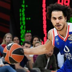 El Efes retiene a Larkin, una de las grandes estrellas en Europa
